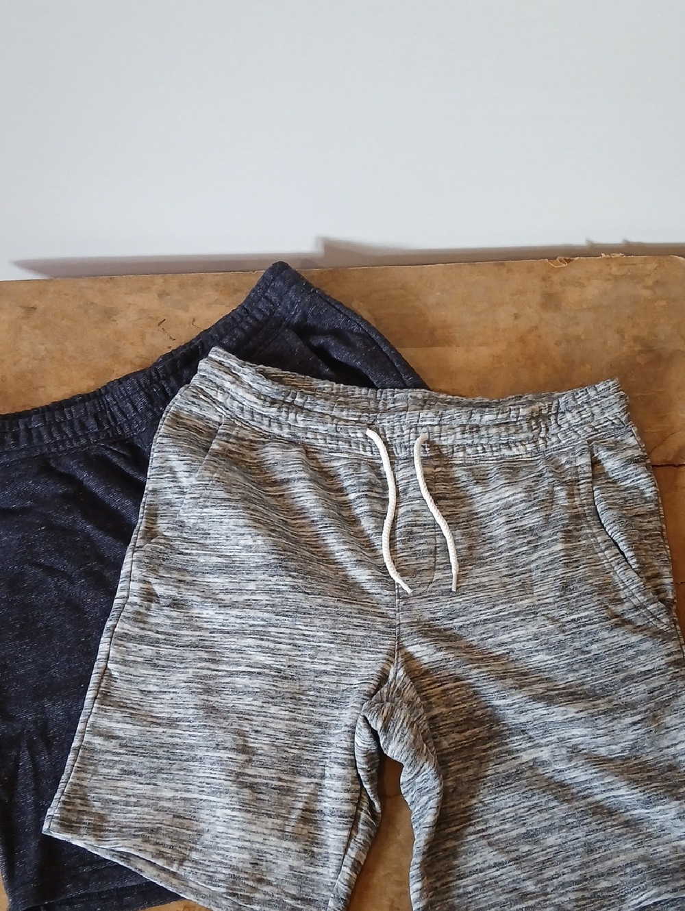Old Navy Heather Gray & Heather Chrcoal Gr Bundle 2 Jersey Sweat Shorts Unisex M